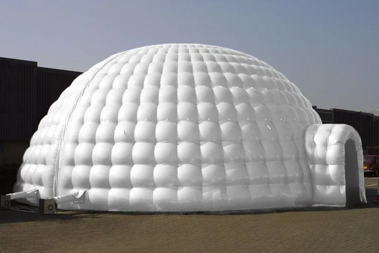 Iglú hinchable blanco para eventos al aire libre